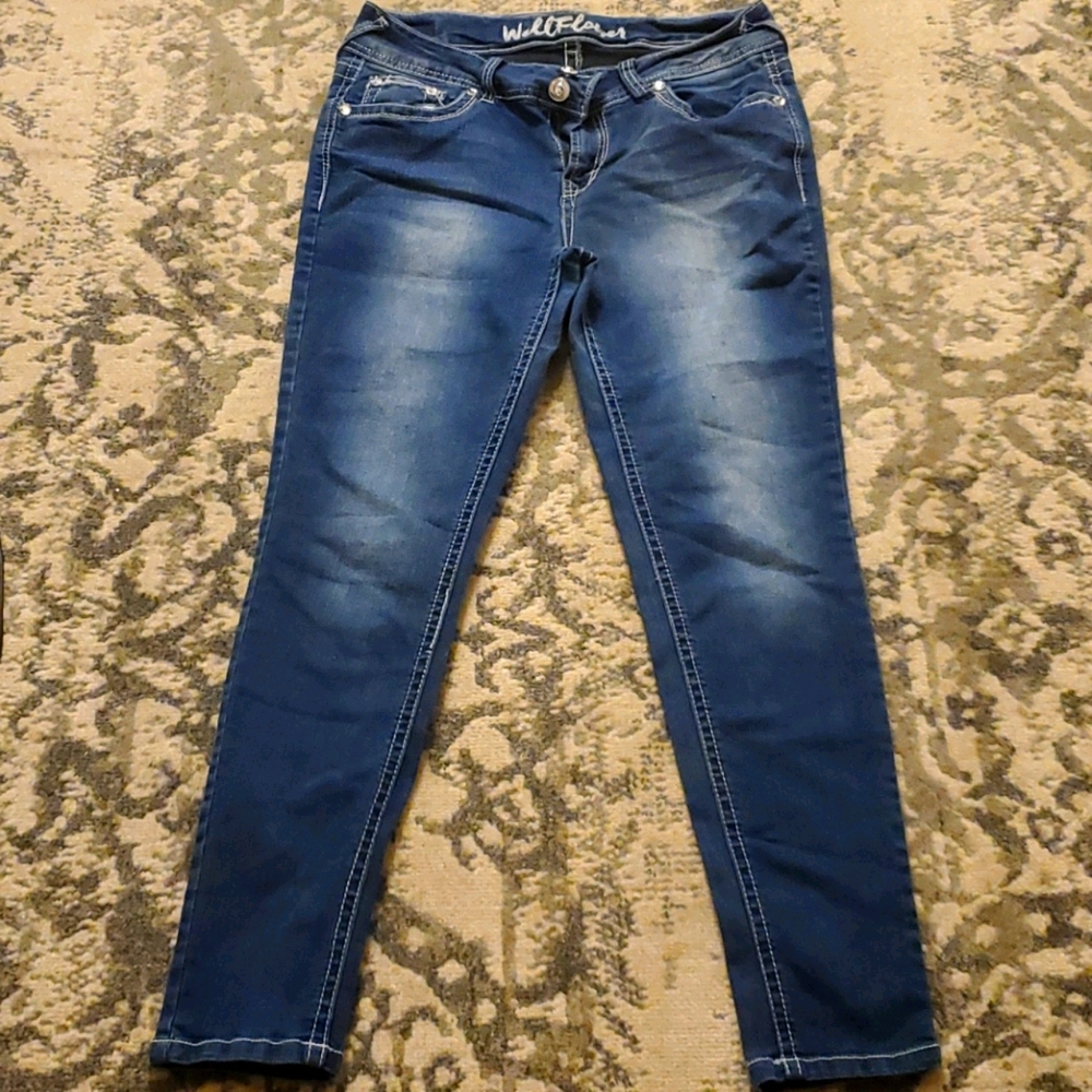 COPY - Jeans with embroidered and rhinestone back…